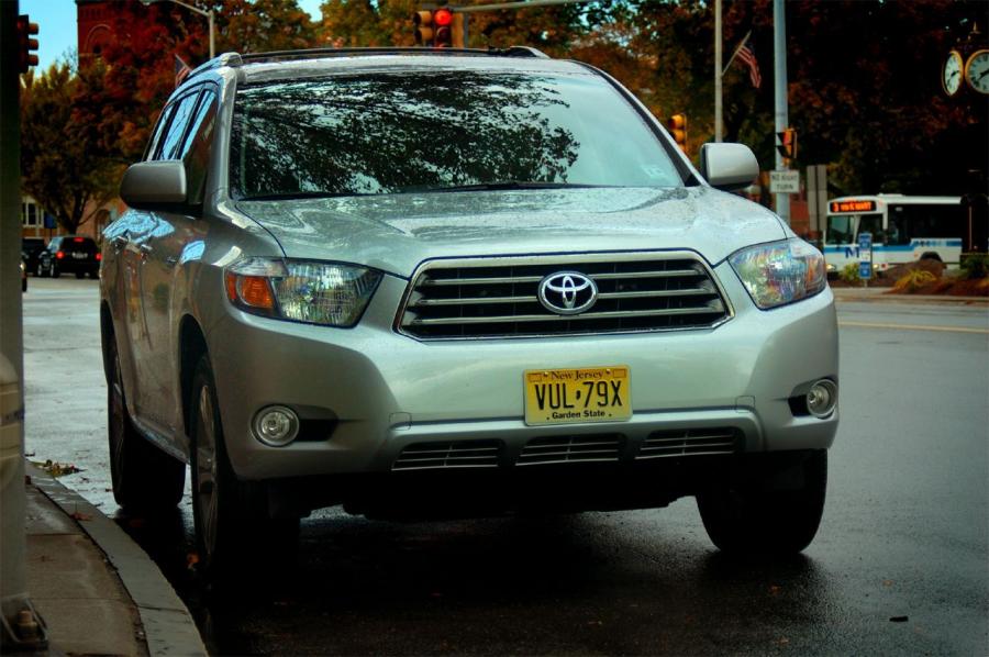  Toyota Highlander Sport 2008 года  (фото 10 из 57)